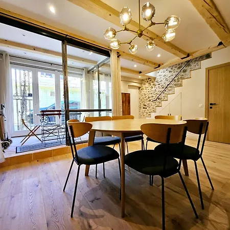 Le Dotec Mediterraneen - Triplex Dans Le Vieil דירה *