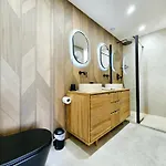 Le Dotec Mediterraneen - Triplex Dans Le Vieil Lägenhet Antibes