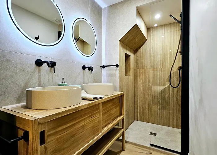 Le Dotec Mediterraneen - Triplex Dans Le Vieil Apartmán Antibes