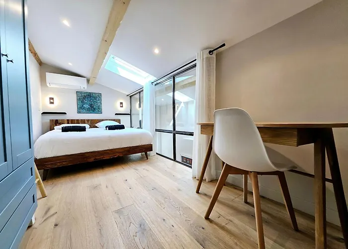 Le Dotec Méditerranéen - Triplex Dans Le Vieil Antibes