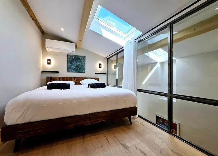 Le Dotec Mediterraneen - Triplex Dans Le Vieil Apartmán *